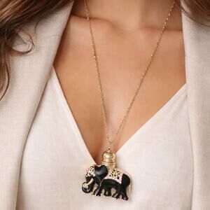 NEW Ornate Elephant Essential Oil Glass Bottle Necklace Perfume Snuff Adjustable